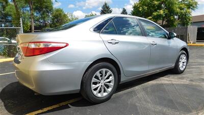 2015 Toyota Camry LE   - Photo 5 - Elgin, IL 60120