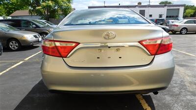 2015 Toyota Camry LE   - Photo 6 - Elgin, IL 60120