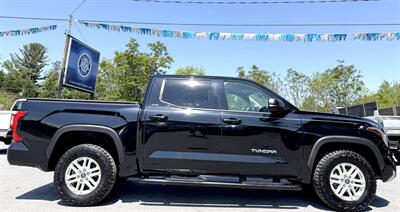 2023 Toyota Tundra SR5 CREWMAX 4X4 - Photo 4 - Finksburg, MD 21048