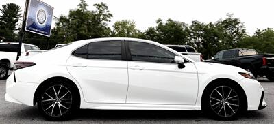 2021 Toyota Camry SE AWD - Photo 4 - Finksburg, MD 21048