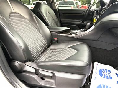 2021 Toyota Camry SE AWD - Photo 16 - Finksburg, MD 21048