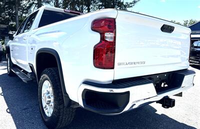 2023 Chevrolet Silverado 2500 LT  Crew Cab LT 4X4 - Photo 7 - Finksburg, MD 21048
