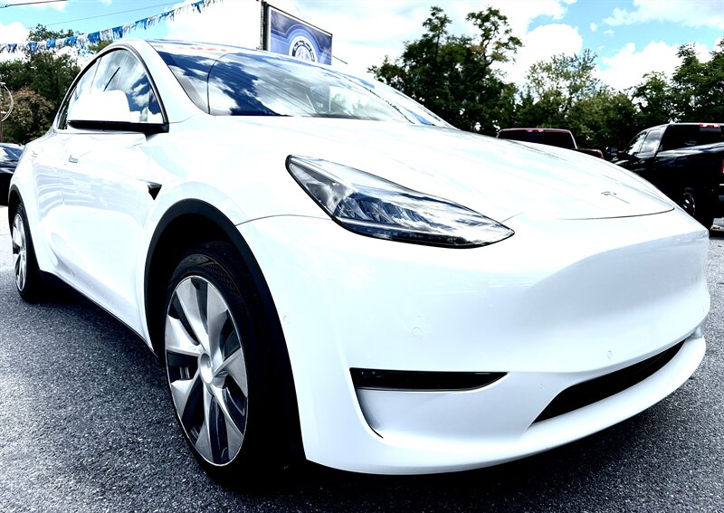 2021 Tesla Model Y Long Range Long Range - Photo 1 - Finksburg, MD 21048