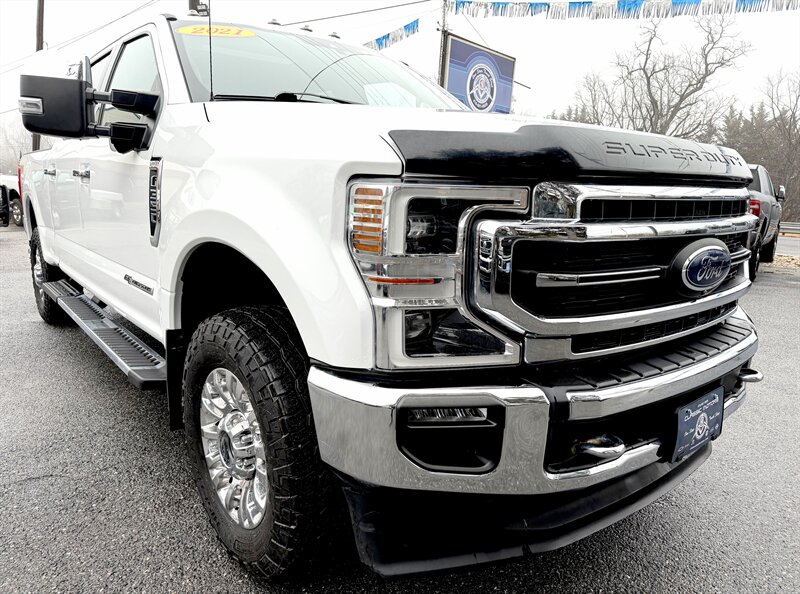 2021 Ford F-350  Crew Cab LARIAT 4X4