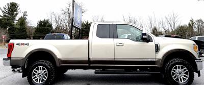 2017 Ford F-350 Lariat Ext Cab Lariat 4X4 - Photo 4 - Finksburg, MD 21048