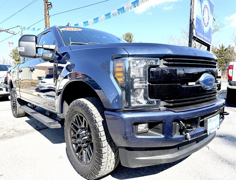 2019 Ford F-250 Lariat  Crew Cab LARIAT 4X4 - Photo 1 - Finksburg, MD 21048