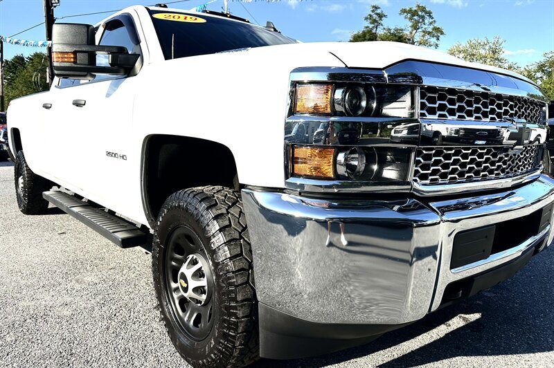 2019 Chevrolet Silverado 2500 Work Truck Crew Cab W/T 4X4 - Photo 1 - Finksburg, MD 21048