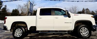 2023 Chevrolet Silverado 2500  Crew Cab LT 4X4 - Photo 4 - Finksburg, MD 21048