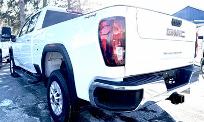 2023 GMC Sierra 2500 Crew Cab SLE 4X4 - Photo 7 - Finksburg, MD 21048