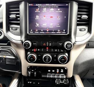 2019 RAM 3500 Laramie  Crew Cab LARAMIE FLAT BED 4X4 DRW - Photo 16 - Finksburg, MD 21048