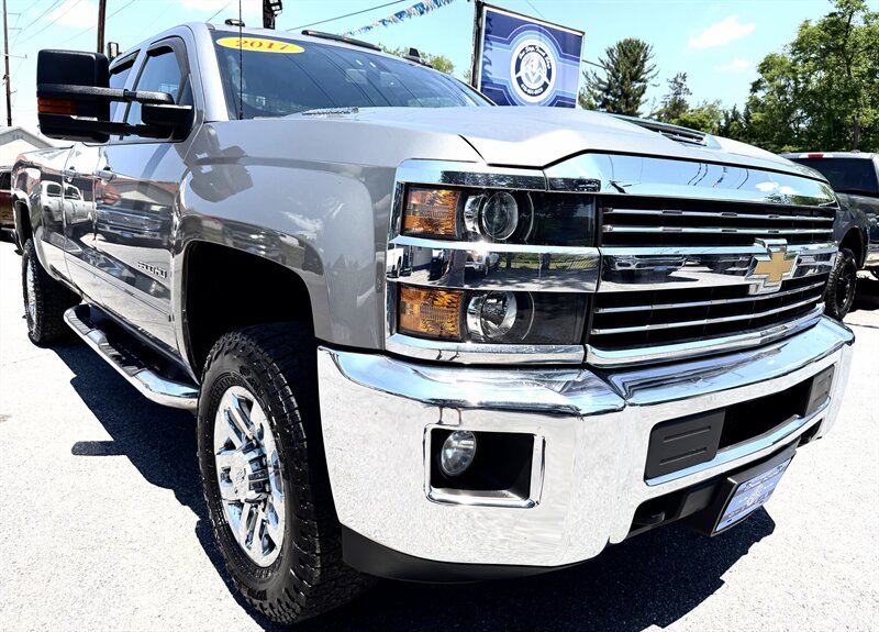 2017 Chevrolet Silverado 3500  Ext Cab LT 4X4 - Photo 1 - Finksburg, MD 21048