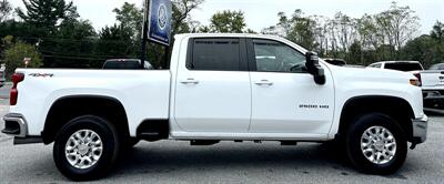 2022 Chevrolet Silverado 2500 LT  Crew Cab LT 4X4 - Photo 4 - Finksburg, MD 21048