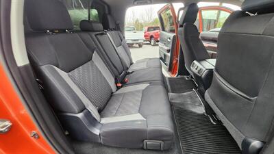 2017 Toyota Tundra SR5  Crew Cab SR5 4X4 - Photo 18 - Finksburg, MD 21048
