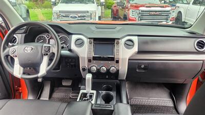 2017 Toyota Tundra  Crew Cab SR5 4X4 - Photo 17 - Finksburg, MD 21048