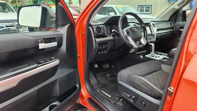 2017 Toyota Tundra  Crew Cab SR5 4X4 - Photo 19 - Finksburg, MD 21048