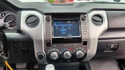 2017 Toyota Tundra  Crew Cab SR5 4X4 - Photo 13 - Finksburg, MD 21048