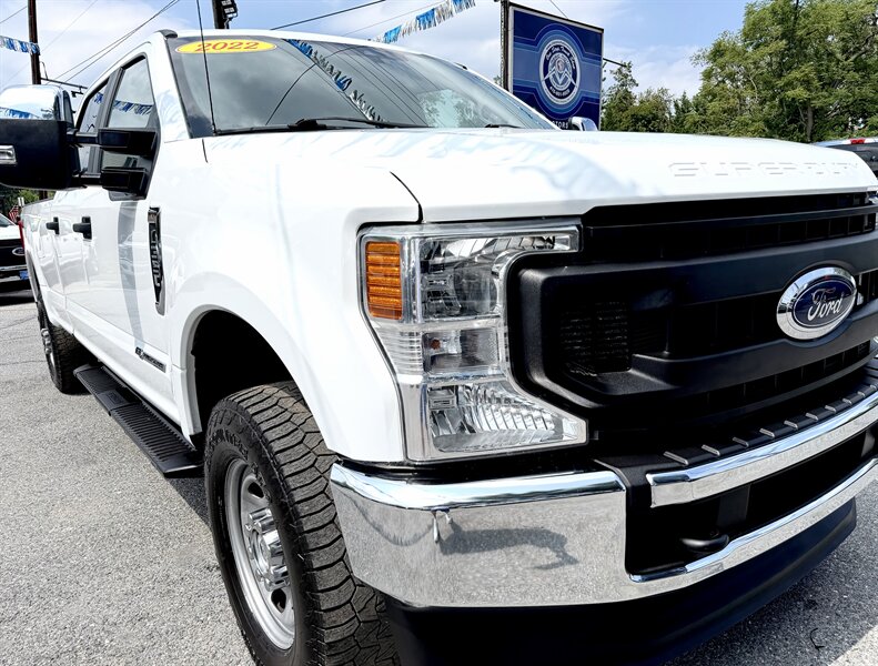 2022 Ford F-350  Crew Cab XL 4X4 - Photo 1 - Finksburg, MD 21048
