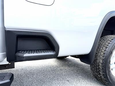 2022 Chevrolet Silverado 2500 LT Crew Cab LT 4X4 - Photo 11 - Finksburg, MD 21048