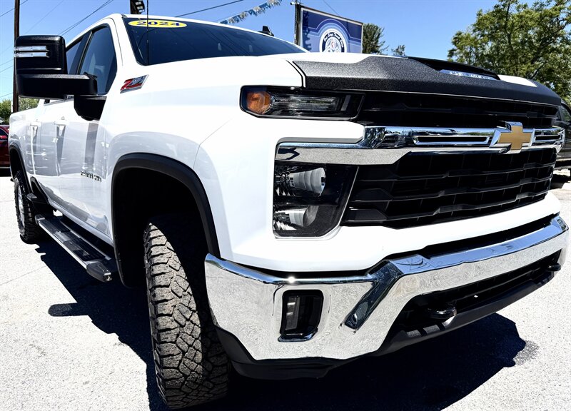 2024 Chevrolet Silverado 2500  Crew Cab LT 4X4 - Photo 1 - Finksburg, MD 21048