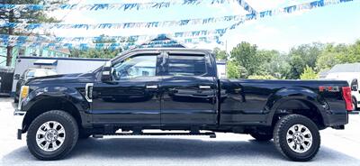 2017 Ford F-350  Crew Cab LARIAT 4X4 - Photo 7 - Finksburg, MD 21048