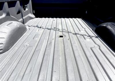 2017 Ford F-350  Crew Cab LARIAT 4X4 - Photo 10 - Finksburg, MD 21048