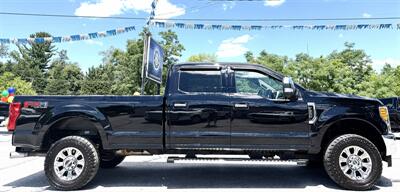 2017 Ford F-350  Crew Cab LARIAT 4X4 - Photo 4 - Finksburg, MD 21048