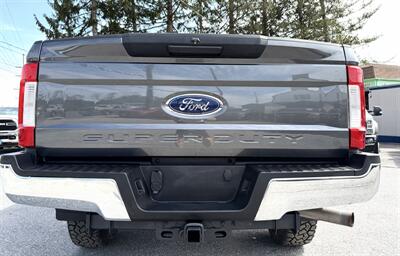 2018 Ford F-250  Crew Cab STX 4X4 - Photo 8 - Finksburg, MD 21048