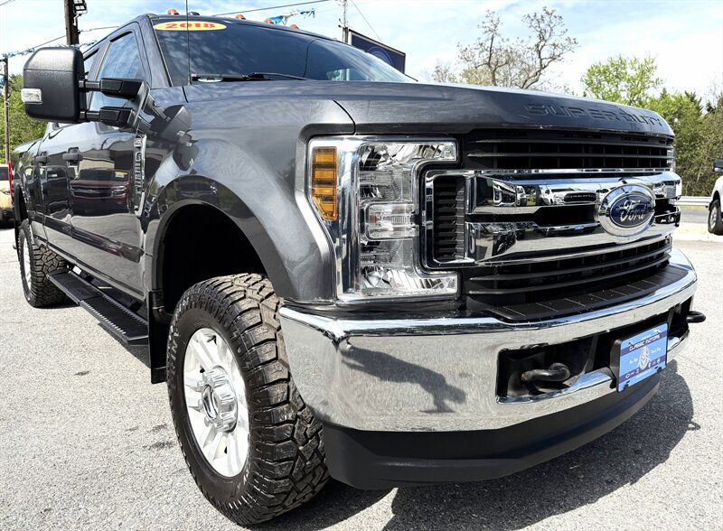 2018 Ford F-250  Crew Cab STX 4X4 - Photo 1 - Finksburg, MD 21048
