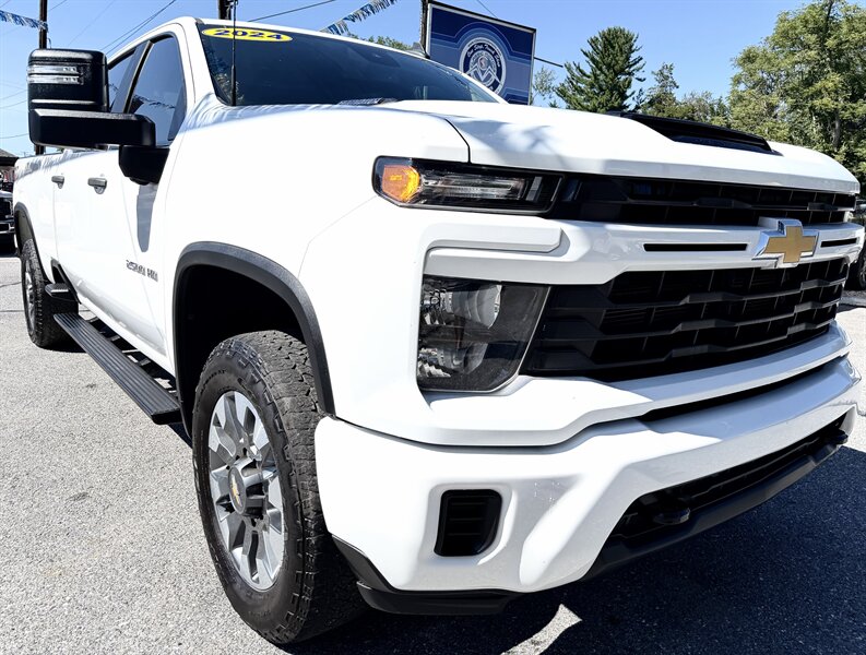 2024 Chevrolet Silverado 2500  Crew Cab Custom 4x4 - Photo 1 - Finksburg, MD 21048