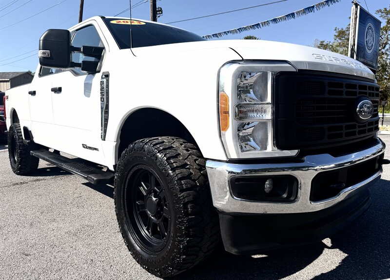 2023 Ford F-250  Crew Cab XL 4X4 - Photo 1 - Finksburg, MD 21048