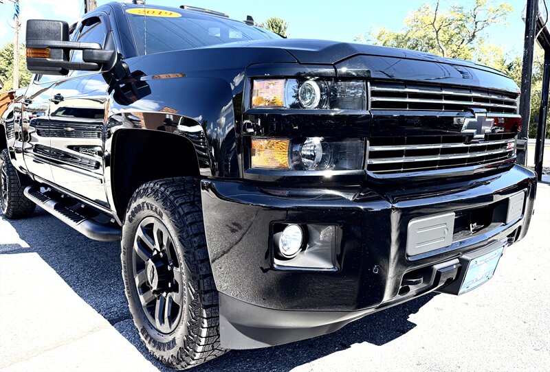 2019 Chevrolet Silverado 2500 LT Crew Cab LT 4X4 - Photo 1 - Finksburg, MD 21048