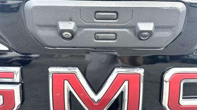 2022 GMC Sierra 2500 SLT  Double Cab SLT 4X4 - Photo 9 - Finksburg, MD 21048