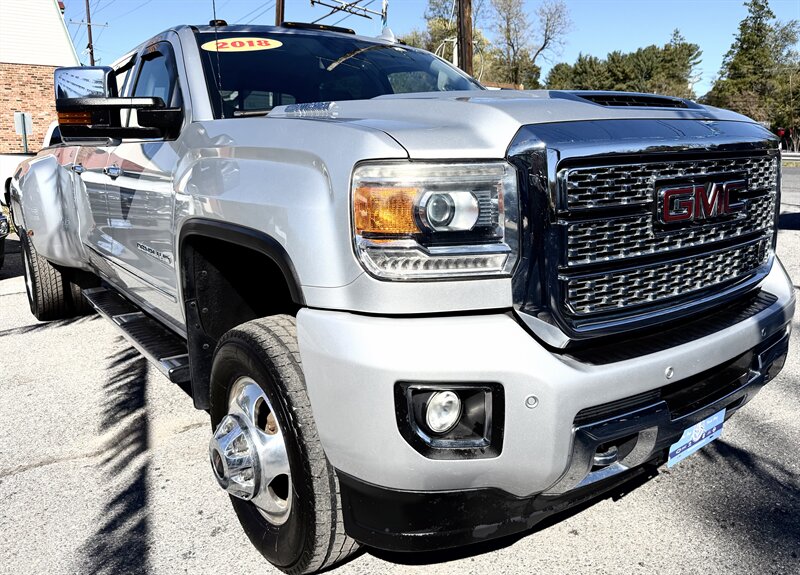 2018 GMC Sierra 3500  Crew Cab DENALI 4X4 DRW - Photo 1 - Finksburg, MD 21048