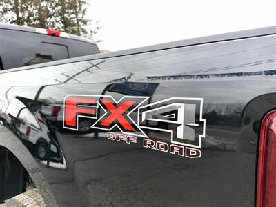 2018 Ford F-350  Crew Cab LARIAT 4X4 - Photo 25 - Finksburg, MD 21048