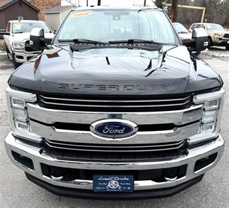 2018 Ford F-350  Crew Cab LARIAT 4X4 - Photo 6 - Finksburg, MD 21048