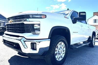 2024 Chevrolet Silverado 2500 LT  Crew Cab LT 4X4 - Photo 2 - Finksburg, MD 21048