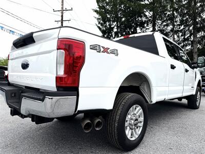 2017 Ford F-250 Crew Cab XLT 4X4 - Photo 3 - Finksburg, MD 21048