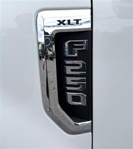 2017 Ford F-250 Crew Cab XLT 4X4 - Photo 30 - Finksburg, MD 21048