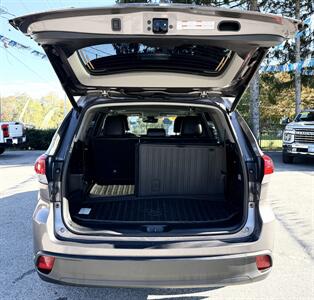 2019 Toyota Highlander  XLE AWD - Photo 10 - Finksburg, MD 21048