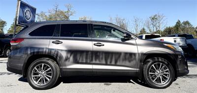 2019 Toyota Highlander  XLE AWD - Photo 4 - Finksburg, MD 21048