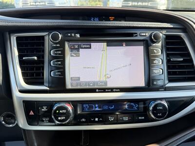 2019 Toyota Highlander  XLE AWD - Photo 16 - Finksburg, MD 21048
