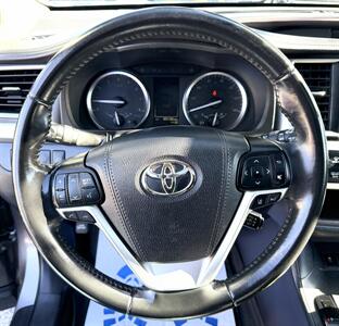 2019 Toyota Highlander  XLE AWD - Photo 15 - Finksburg, MD 21048