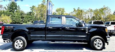 2017 Ford F-350 XL  Crew Cab XL 4X4 - Photo 4 - Finksburg, MD 21048