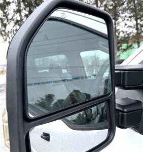 2022 Ford F-350  Crew Cab XLT 4X4 - Photo 33 - Finksburg, MD 21048