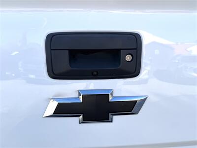 2018 Chevrolet Silverado 2500  Crew Cab LT 4X4 - Photo 12 - Finksburg, MD 21048