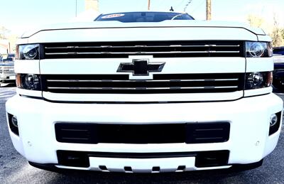 2018 Chevrolet Silverado 2500  Crew Cab LT 4X4 - Photo 6 - Finksburg, MD 21048