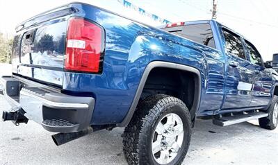 2018 GMC Sierra 2500 SLE  Crew Cab  SLE 4X4 - Photo 3 - Finksburg, MD 21048