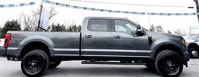 2019 Ford F-350 Crew Cab LARIAT 4X4 - Photo 4 - Finksburg, MD 21048