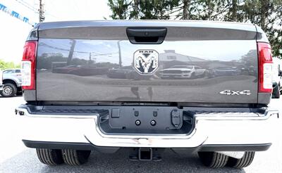 2024 RAM 3500 Crew Cab Tradesman 4X4 DRW - Photo 9 - Finksburg, MD 21048