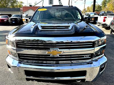 2017 Chevrolet Silverado 2500 LTZ  Crew Cab LTZ 4X4 - Photo 5 - Finksburg, MD 21048